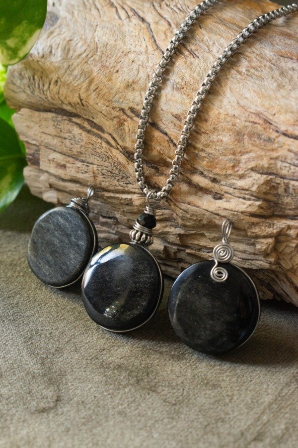 Producto - Dijes de Obsidiana Plateadas