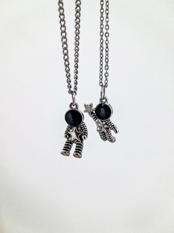 Producto - Dijes Par Astronautas