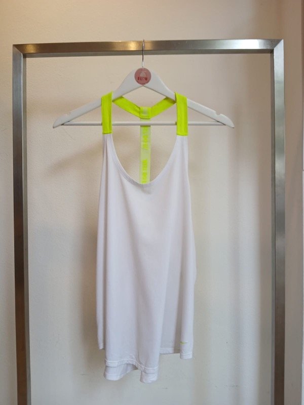 Producto - Musculosa NIKE (L)
