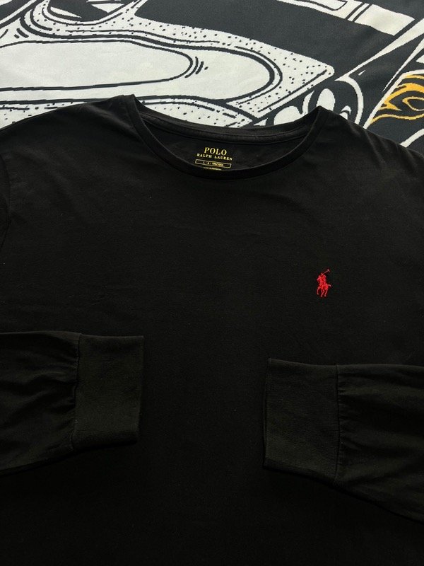 Producto - Remera Polo Ralph Lauren negra. Talle L