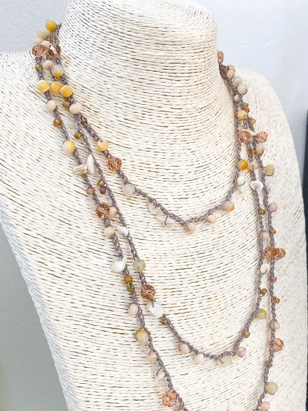 Producto - Collar mil vueltas beige