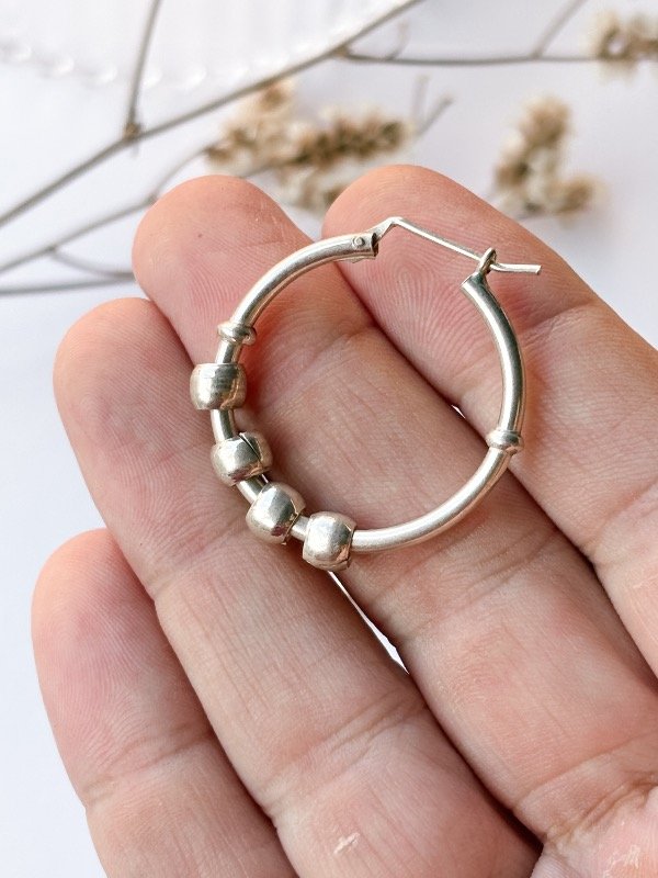 Producto - Argolla con Pelotitas 27mm