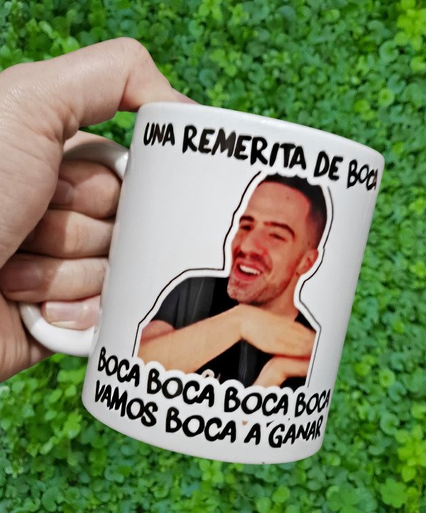 Producto - Martín Cirio // Una remerita de boca