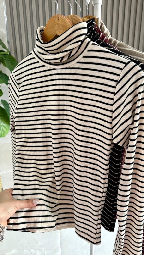 Producto - Polera soft rayado