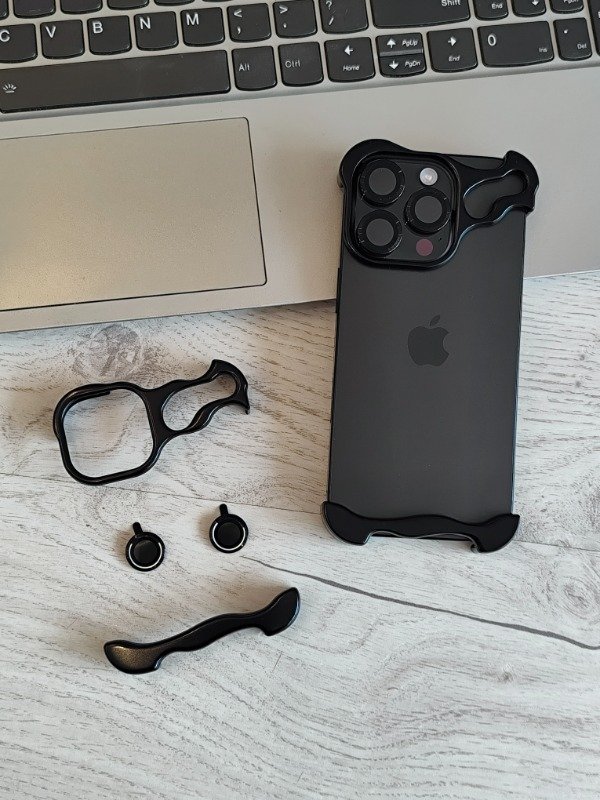 Producto - FUNDA METAL MINIMALISTA IPHONE 16 PRO