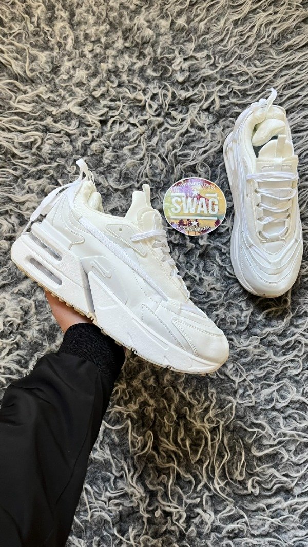 Producto - AIR MAX FURYOSA TRIPLE WHITE