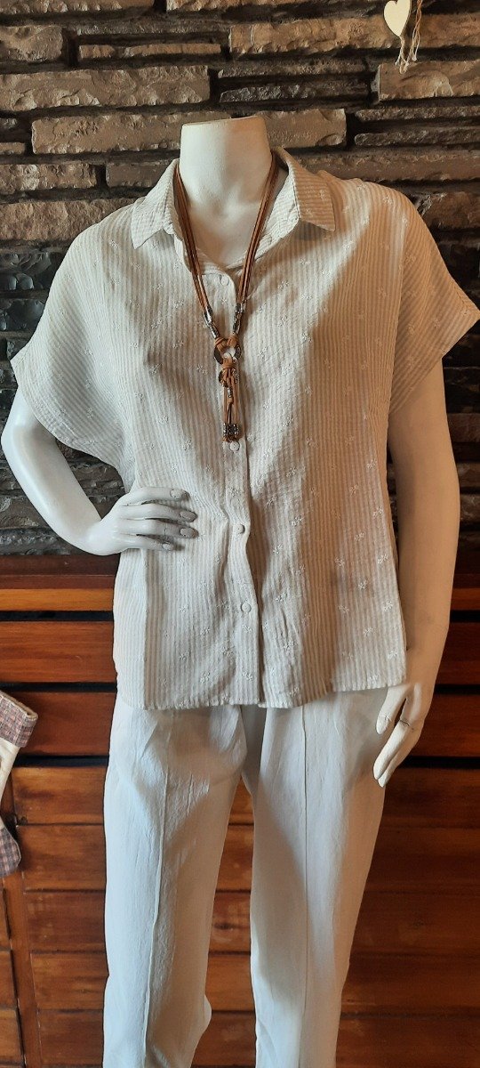 Producto - Camisa rayada bordada