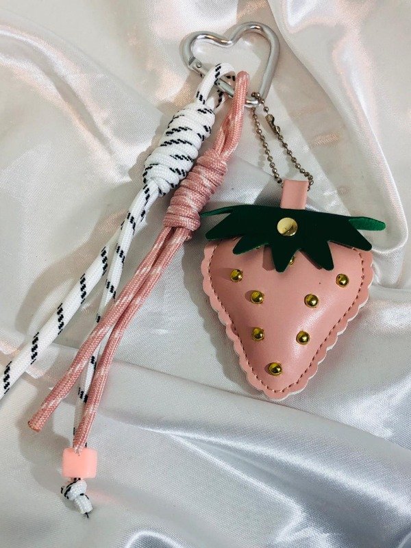 Producto - llavero frutilla