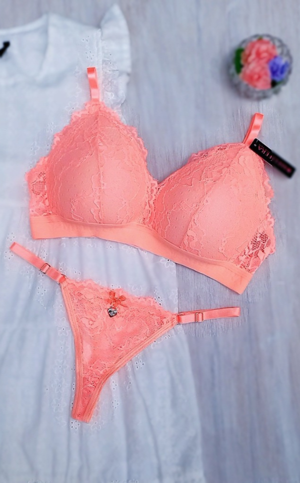 Producto - CONJUNTO KAROLINA ( Precio con descuento 16.000 ARS)