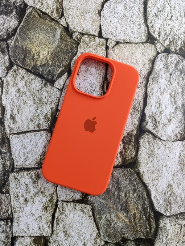 Producto - Funda silicone case logo Iphone 14 Pro naranja