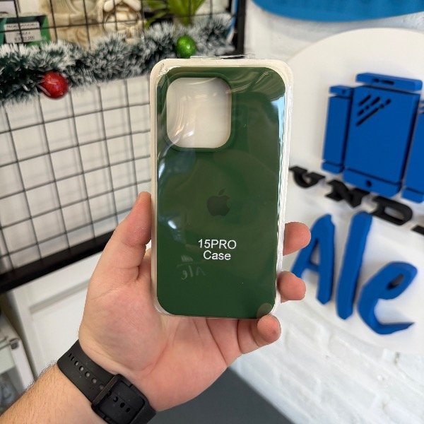 Producto - Silicone Case Verde Militar - iPhone 15 Pro