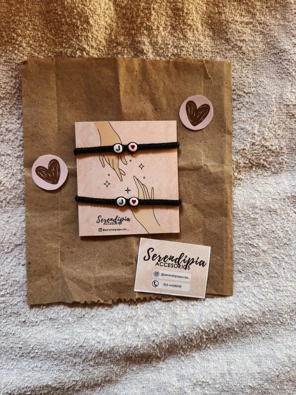 Producto - Pulsera inicial + corazón