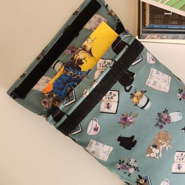 Producto - Funda para libros extra estándar Gatitos Verdes IMPERMEABLE - 1