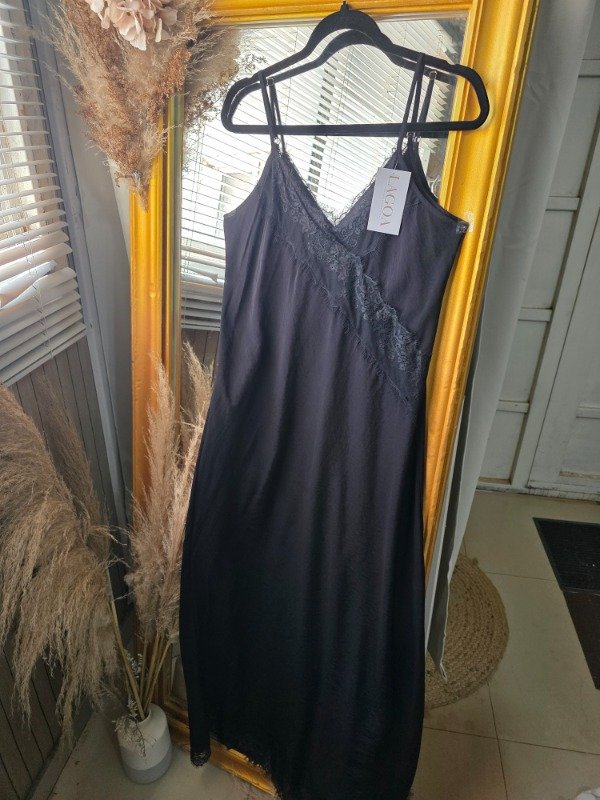 Producto - V25 vestido negro encaje