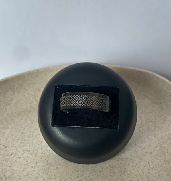 Producto - An. Negro con marcas blancas