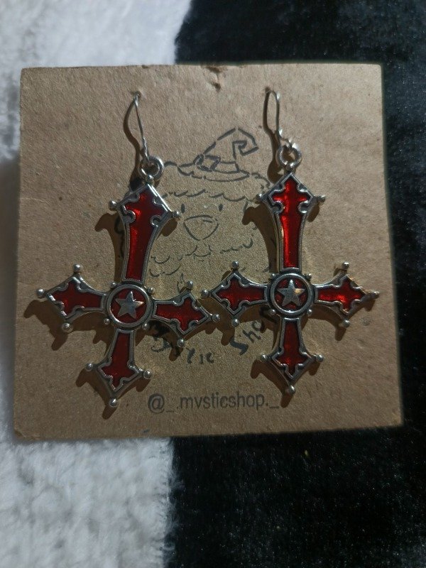 Producto - Aros Cruz Invertida Roja