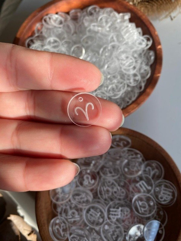Producto - Dijes signos del zodiaco. Grabado tradicional. 1.5cm