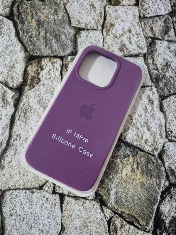 Producto - Funda silicone case con logo Iphone 15 Pro violeta