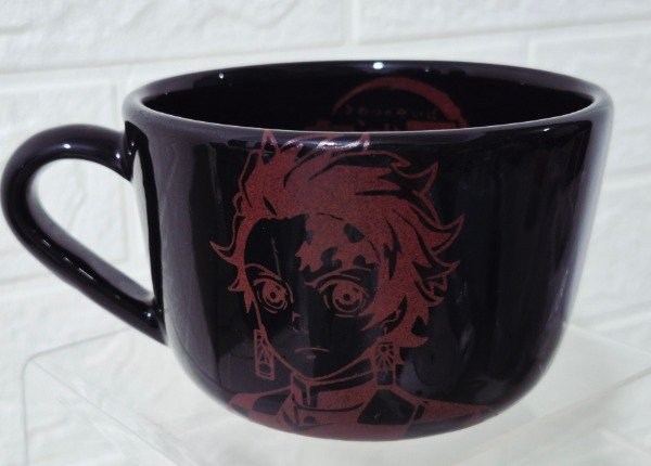 Producto - Taza conica Tanjiro natural y rojo Demon Slayer 250 cc