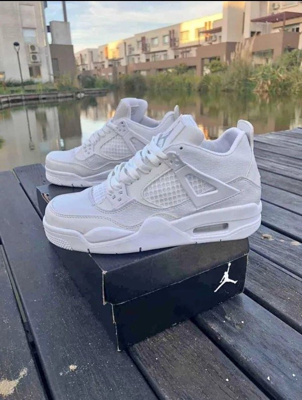 Producto - Jordan Retro - Blanca