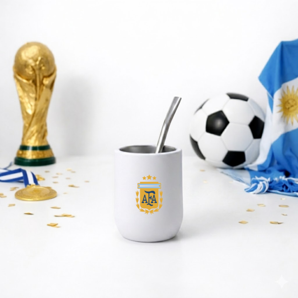 Producto - MATE BLANCO ANTIVUELCO MUNDIAL 8.5 X 6.5 CM