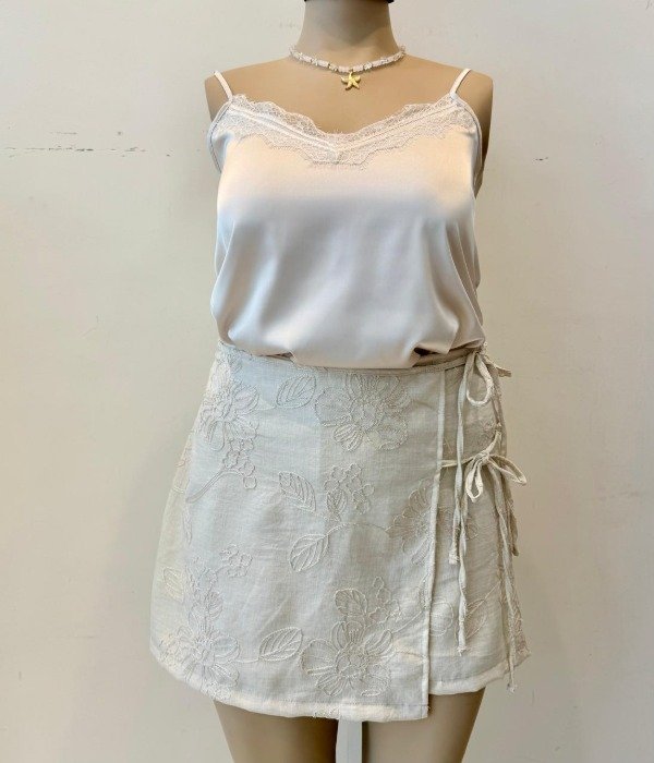 Producto - Short pollera SAMARA - lino bordado