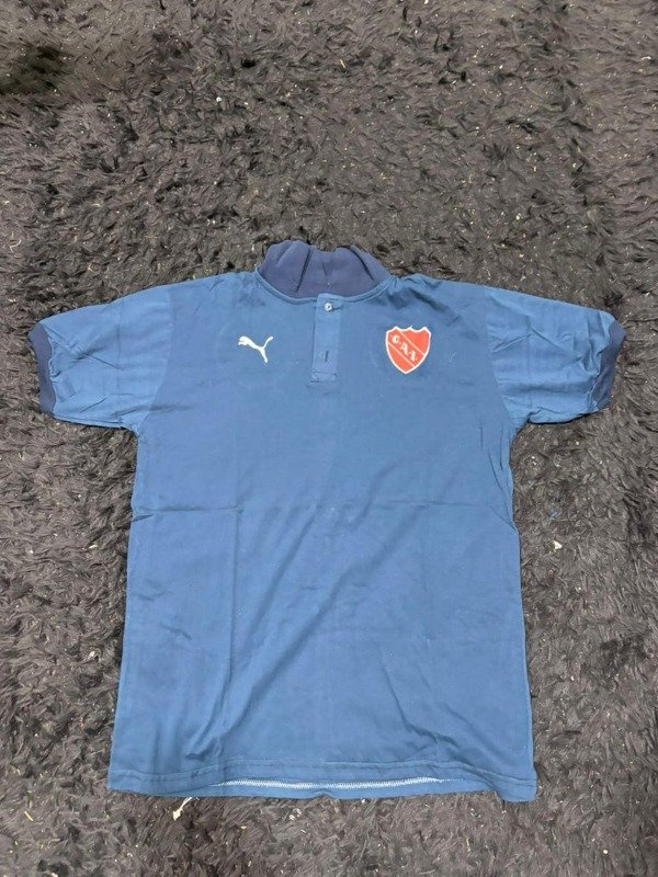 Producto - CHOMBA INDEPENDIENTE DE AVELLANEDA AZUL MARINO