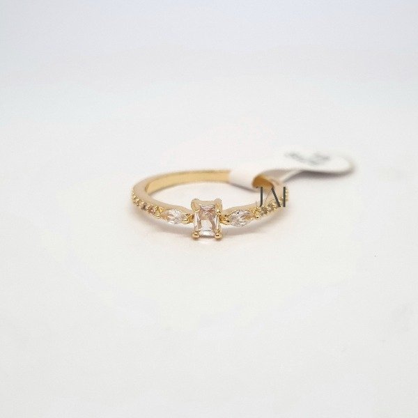 Producto - Anillo cubic cuadradito dorado