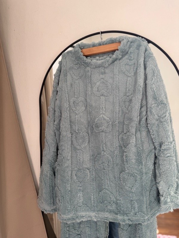 Producto - Pijama polar soft texturado celeste corazon