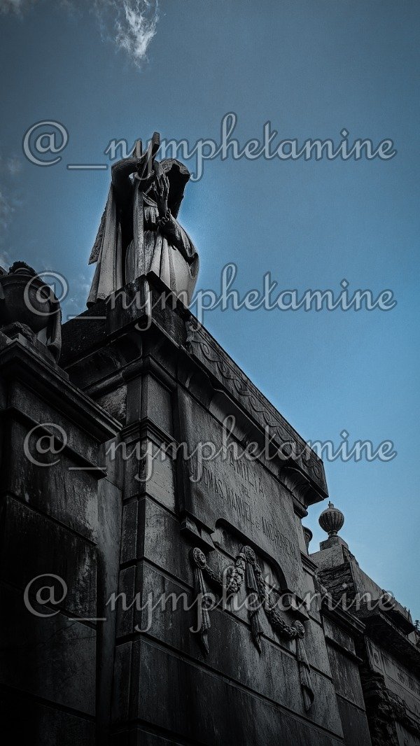 Producto - Impresión fotografía "Parca sobre cripta"