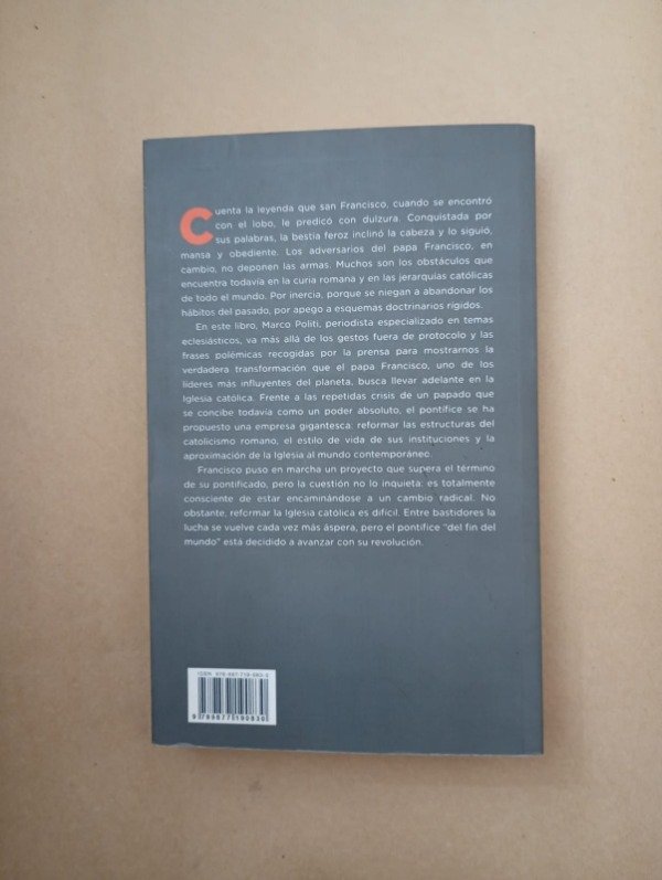 Producto - Francisco entre los lobos - Marco Politi - FCE 2015 - 1