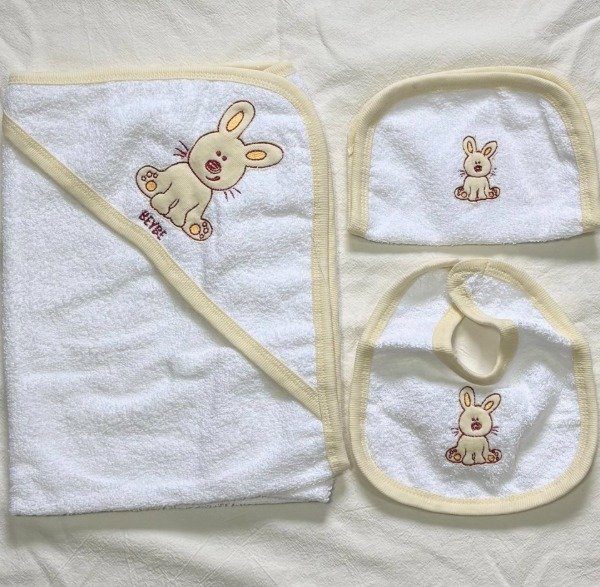 Producto - Toallon + Babero + Babita Crema