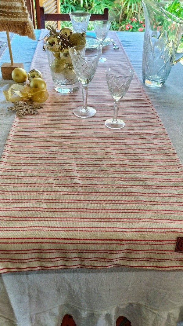 Producto - Camino de mesa rayas rojas