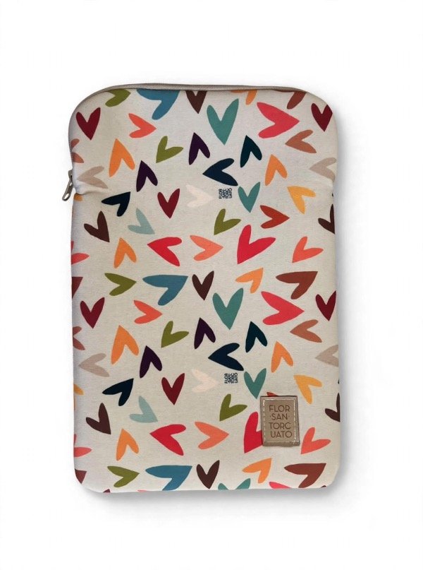 Producto - Funda notebook corazones