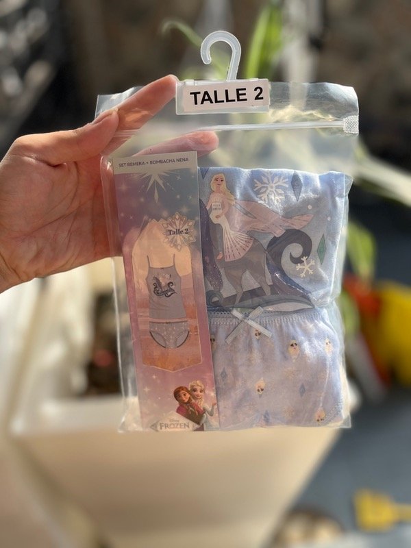 Producto - Set músculosa y bombacha frozen
