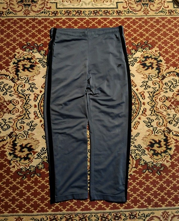 Producto - Pantalón Nike Original Gris