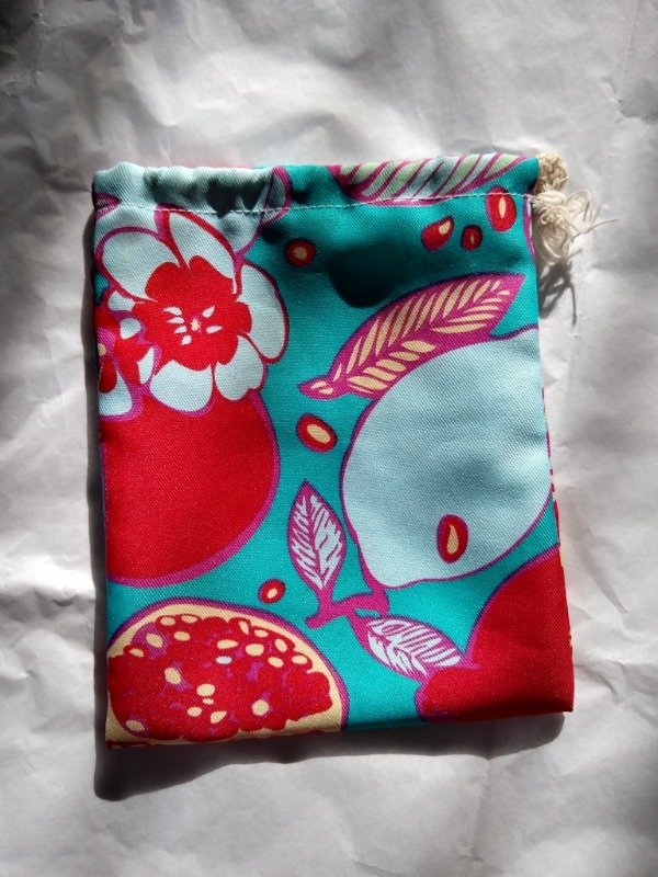 Producto - BOLSA de tela ideal para portacosméticos y/o presentaciones - 2