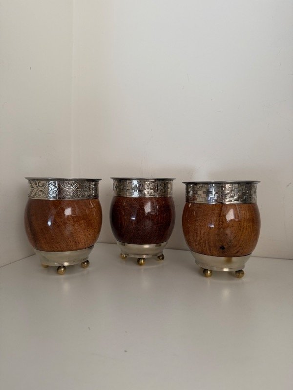 Producto - Imperial Algarrobo Laqueado con Base