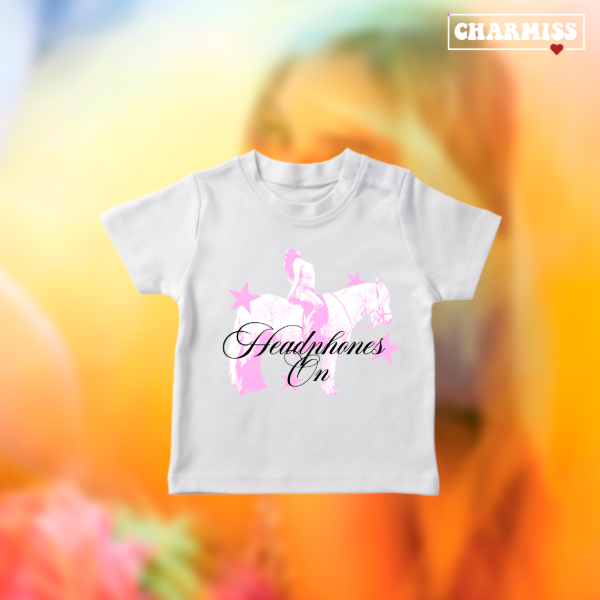 Producto - Baby Tee- headphones on 2