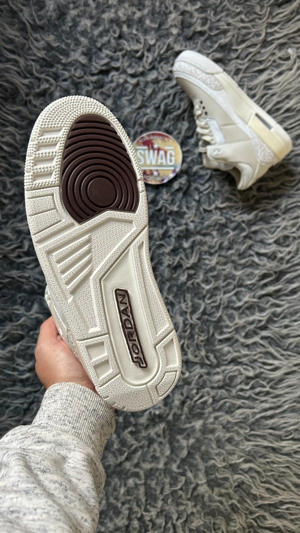 Producto - JORDAN RETRO 3 x TRAVIS SCOTT CREAM - 3