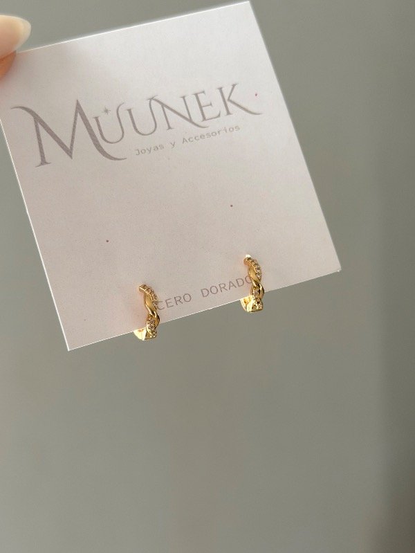 Producto - Argollas doradas cubic Elena 1.3cm