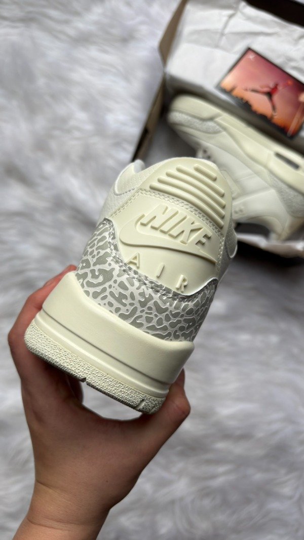 Producto - JORDAN RETRO 3 x TRAVIS SCOTT SAIL - 2