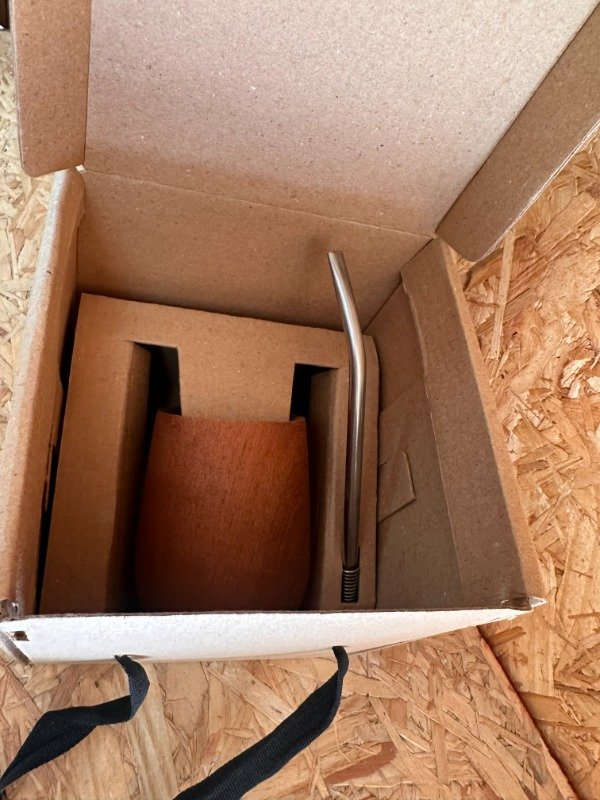 Producto - CAJA BOLSA PREMIUM CON CUNA PARA MATE Y BOMBILLA -COD. CC140  medida 15x15x15