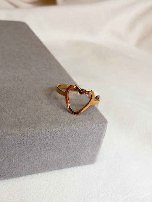 Producto - Anillo corazón calado - Acero dorado
