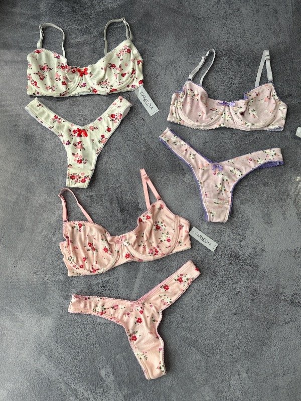 Producto - Conjunto Anastasia en V
