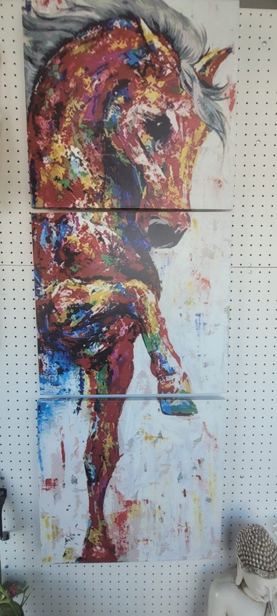 Producto - TRIPTICO VERTICAL CABALLO ROJO