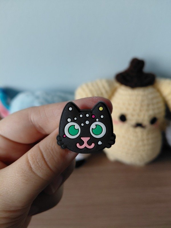 Producto - Pin para crocs - Michi