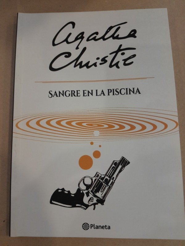 Producto - Sangre en la piscina - Agatha Christie