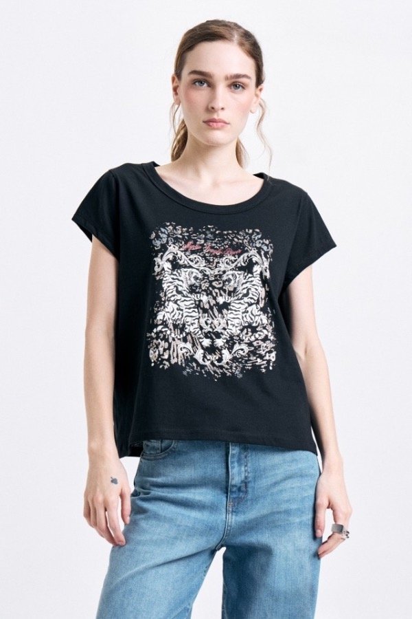 Producto - Remera Torre St Marie Negro/Miel