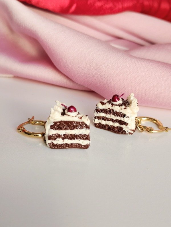 Producto - Torta Selva Negra (aro dorado)